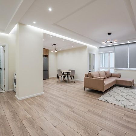 Lucas Central Home Tiran Dış mekan fotoğraf